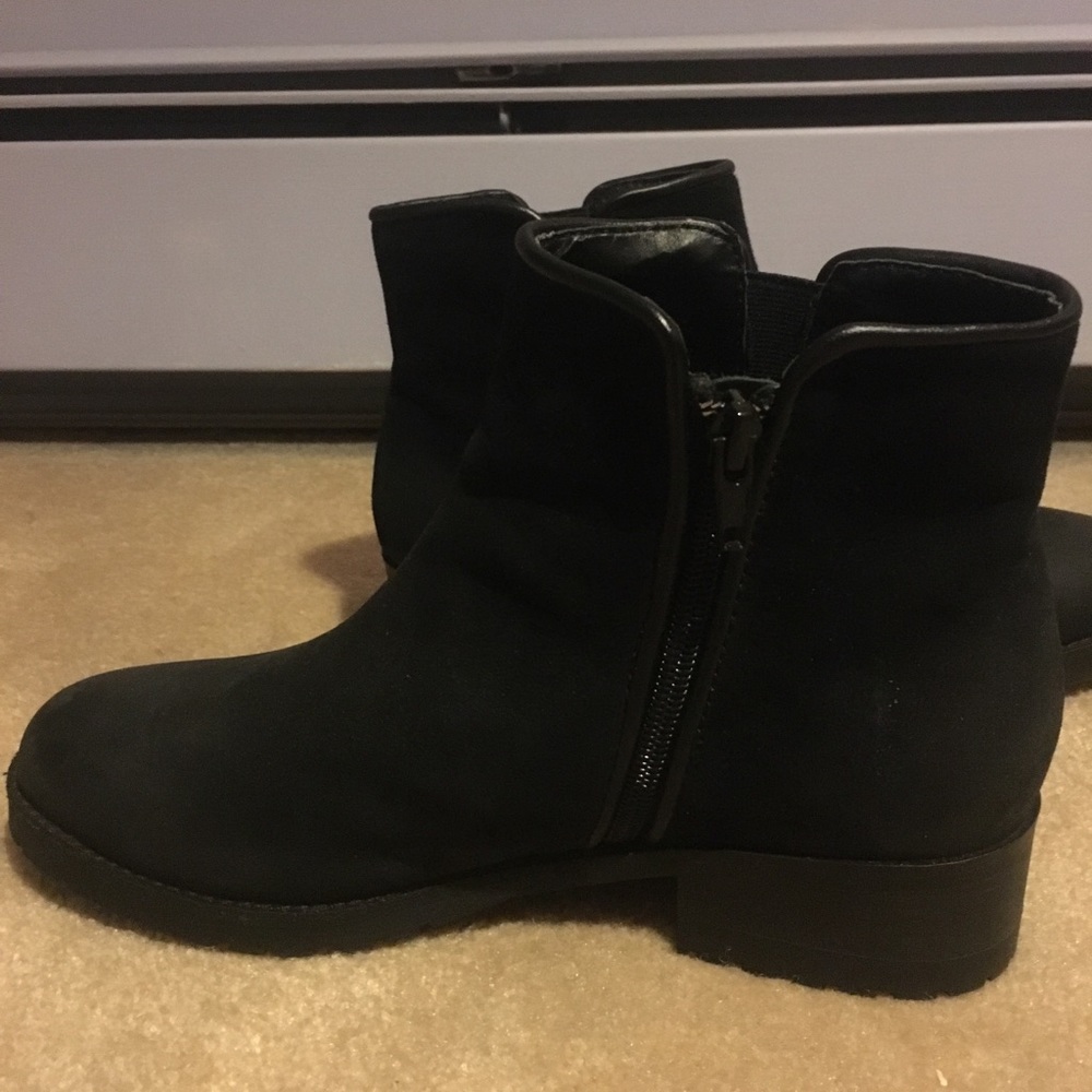 Steve Madden black boots